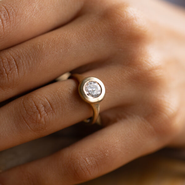 Amaya Round Diamond Engagement Ring