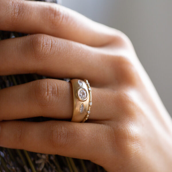 Lucia Wedding Ring