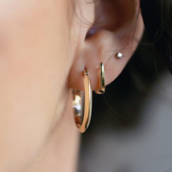 9kt Gold U-shaped Huggie Earring